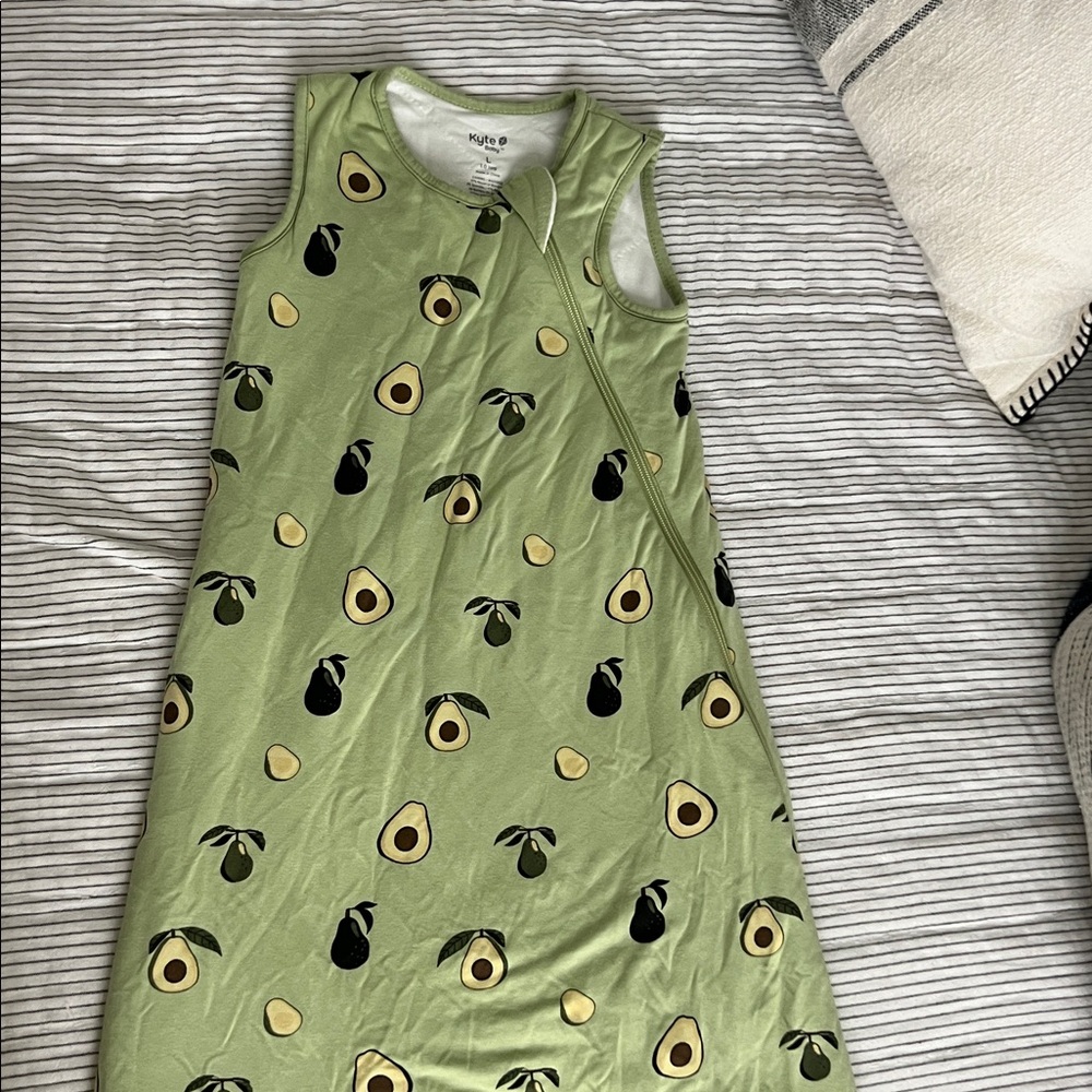 NWOT Kyte Baby Sleep Bag in Avocado Print 1.0 TOG - Large